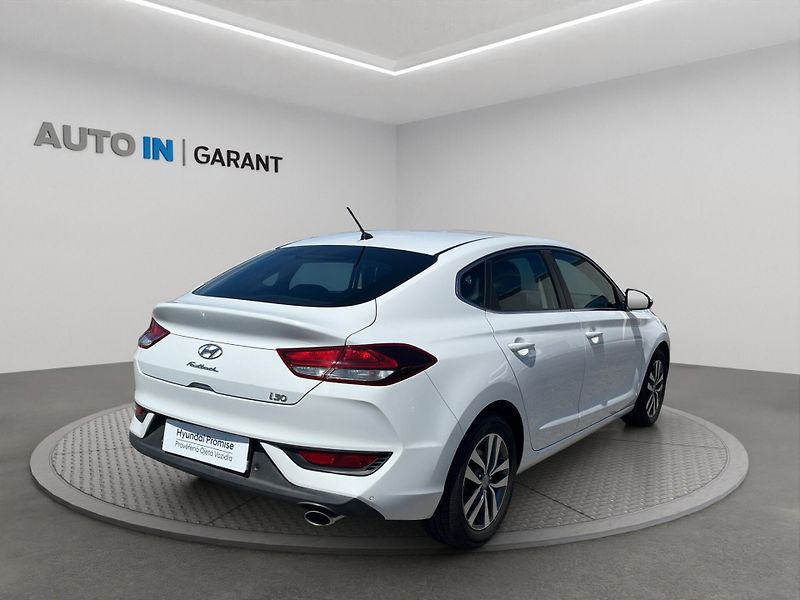 Hyundai i30 (2018) TRIKOLOR COMFORT 1.0 T-GDi 88k - fotka 6 z 22