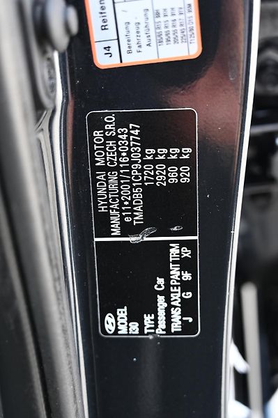 Hyundai i30 1.4 80KW Edition+  LPG 6/2010 - fotka 22 z 36