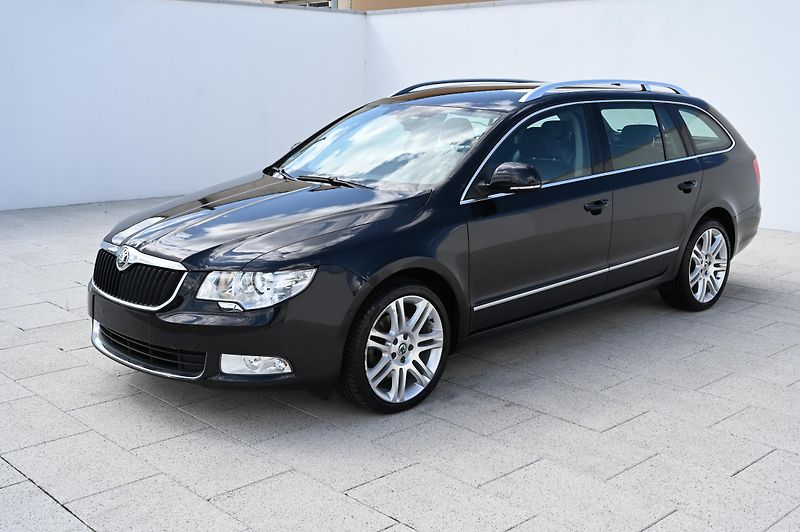 Škoda Superb 2.0TDI 125KW DSG Elegan. 12/09 - fotka 9 z 45