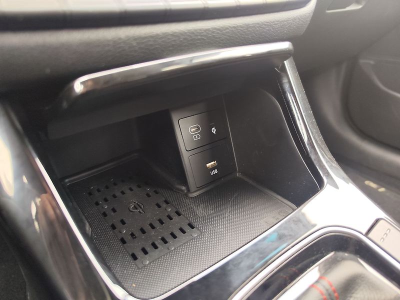 Hyundai i30 1.5 T-GDI/103kW N-Line DCT - fotka 23 z 35