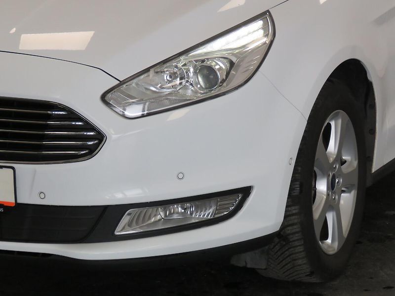 Ford Galaxy - fotka 9 z 24