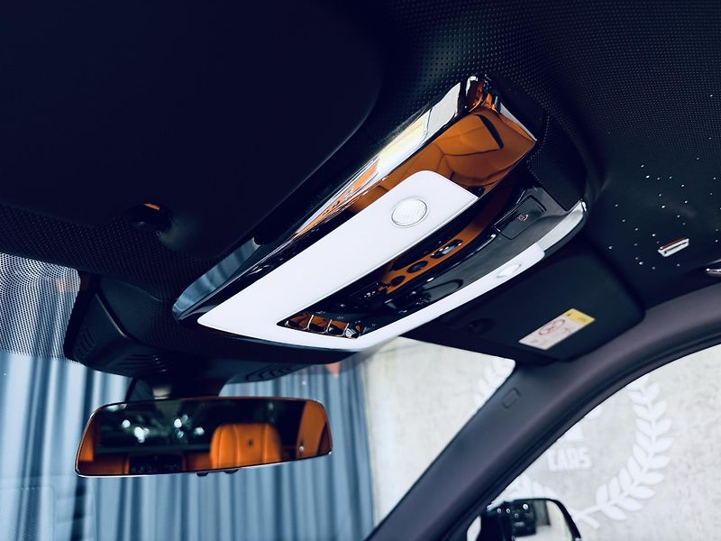 Rolls-Royce Cullinan (2026) Black B SHOOTING STARS BESPOKE - fotka 26 z 45