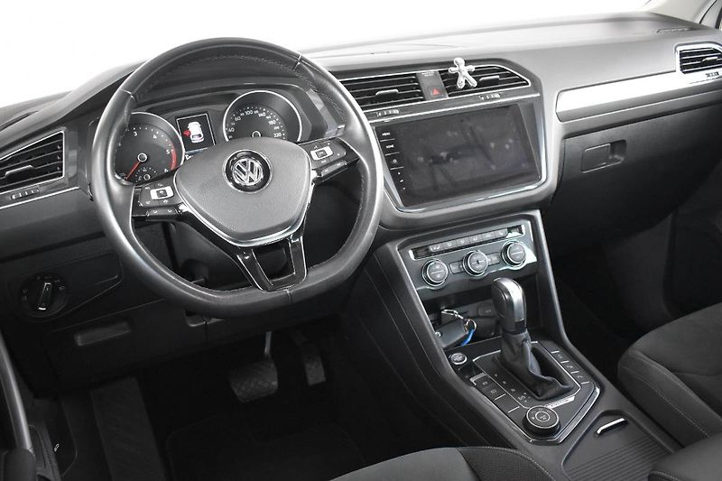Volkswagen Tiguan (2020) 2.0TDI 140kW 4x4,tažné,Matrix - fotka 20 z 28
