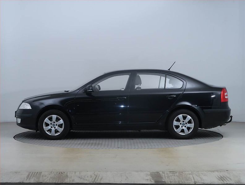 Škoda Octavia (2011) 1.6, Serv.kniha - fotka 3 z 14