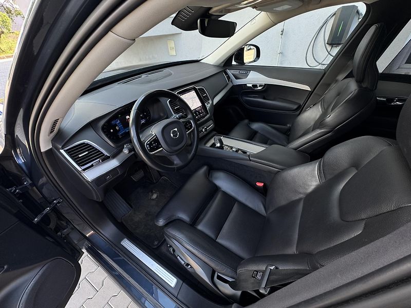 Volvo XC90 B5 (nafta) AWD PLUS DARK - fotka 12 z 51