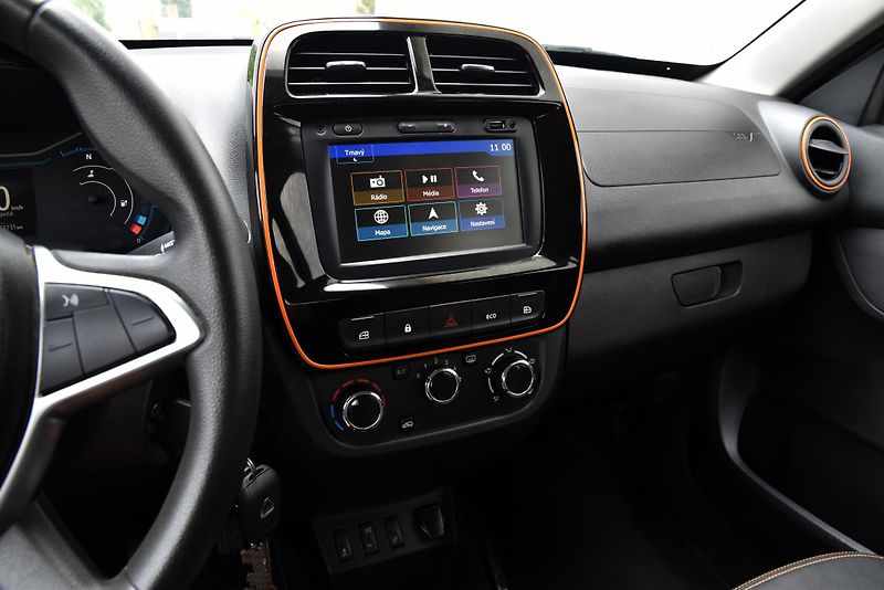 Dacia Spring ELECTRIC 45 (27kWh),NAVI,KŮŽE - fotka 18 z 50