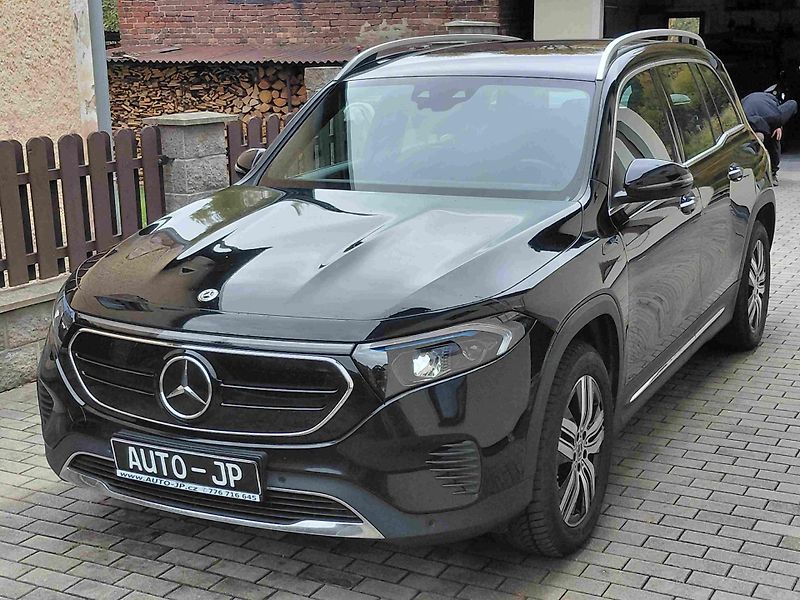 Mercedes-Benz EQB 300 4Motion LUXURY LED SOH-93% - fotka 6 z 8