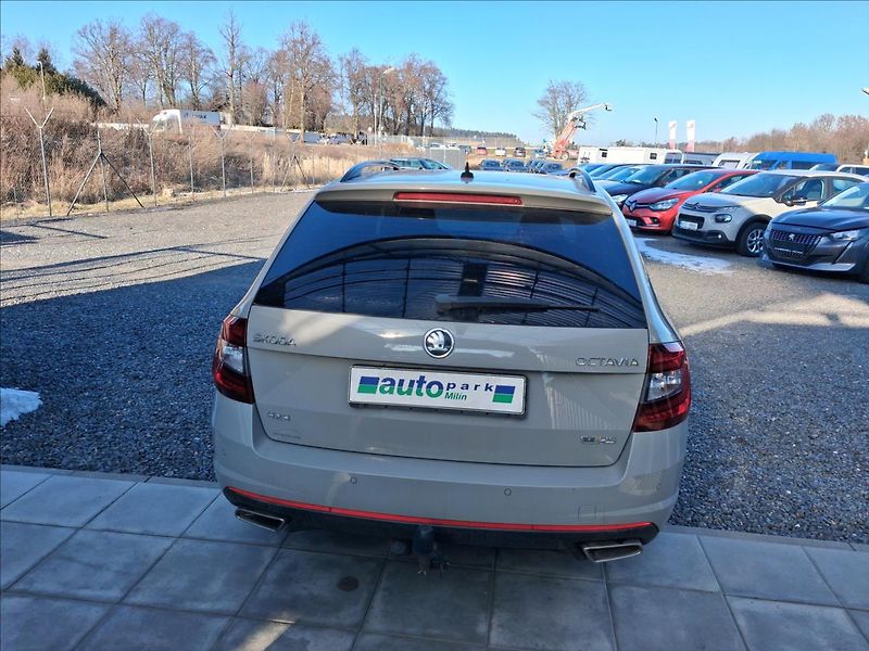 Škoda Octavia 2,0 RS, 4x4, DSG - fotka 6 z 14
