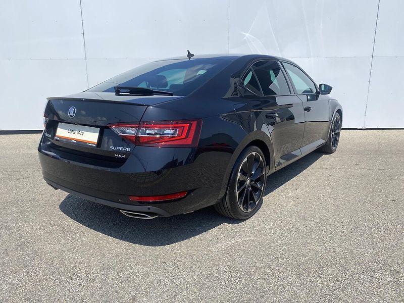Škoda Superb 2.0 TSI 200 kW 4x4 DSG - fotka 2 z 30