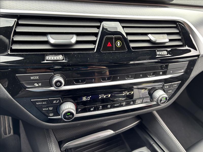 BMW Řada 6 3,0 GT xDrive 245kW DPH - fotka 41 z 57