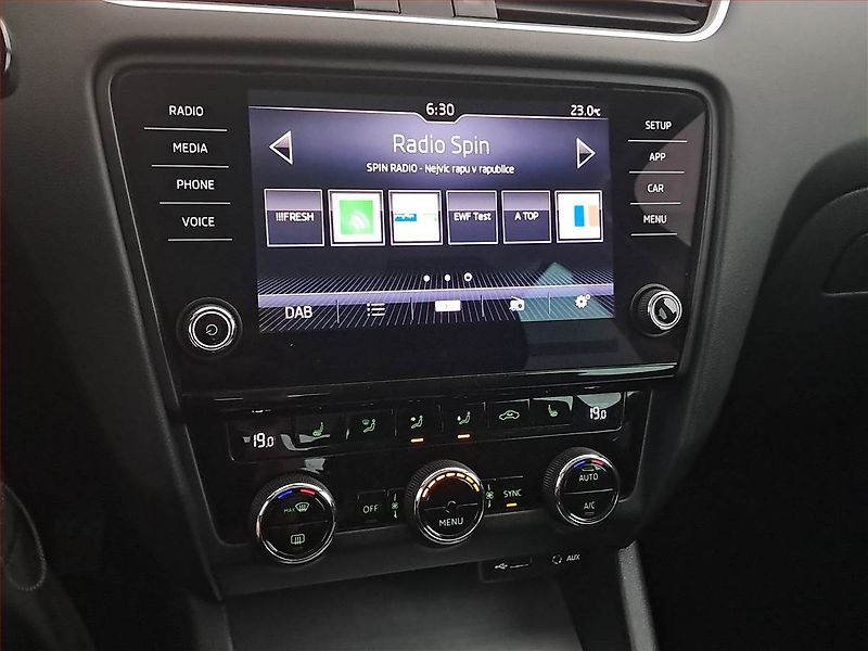 Škoda Octavia (2017) 1.6 TDI, Tempomat - fotka 12 z 16