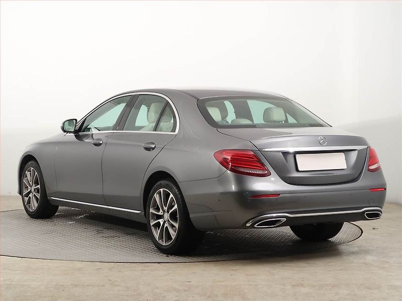Mercedes-Benz Třídy E (2016) E 220 d - fotka 4 z 15