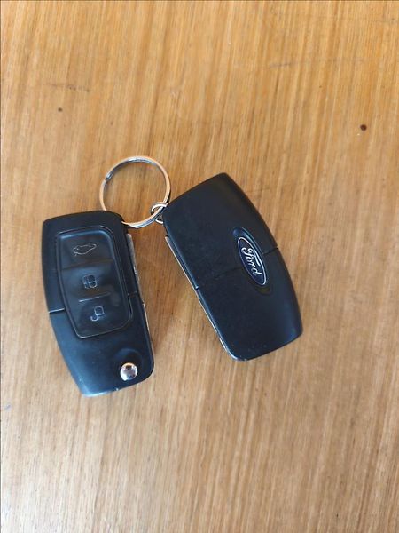 Ford Mondeo 2,2 TDCi  Ghia X - fotka 8 z 8