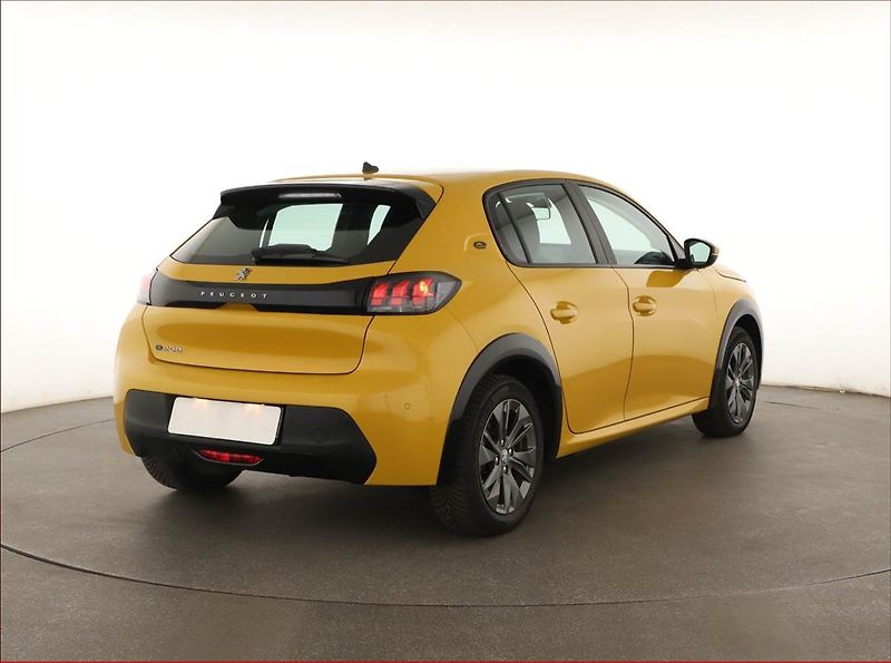 Peugeot 208 (2021) 50 kWh, SoH 91%, Automat - fotka 5 z 21