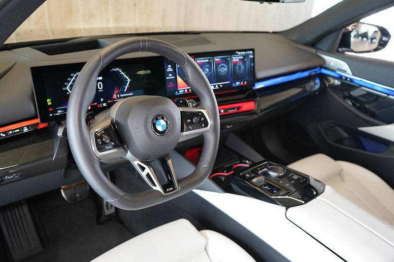 BMW Řada 5 540d xDrive, Bowers, Tažné - fotka 19 z 50