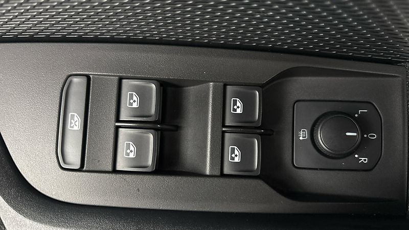 Škoda Octavia 2.0 TDI Ambition Combi - fotka 21 z 24