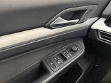 Volkswagen Golf 2.0 TDI 110kW Life - náhled 13