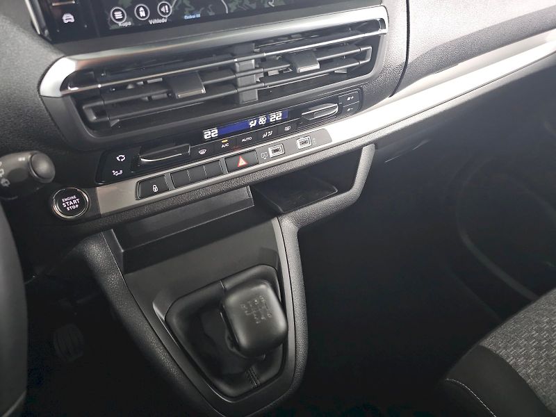 Toyota ProAce Verso (2025) L2 2.0D 106kW FAMILY WEBASTO 8 - fotka 28 z 31