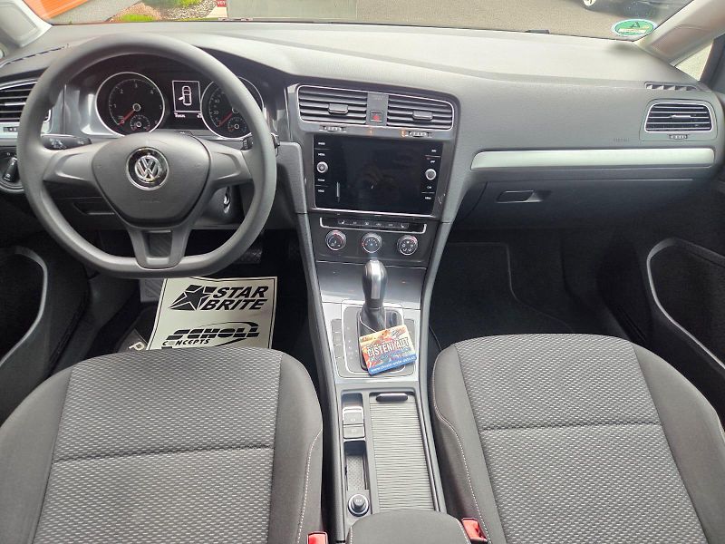 Volkswagen Golf (2018) 1.6 TDI - fotka 6 z 7