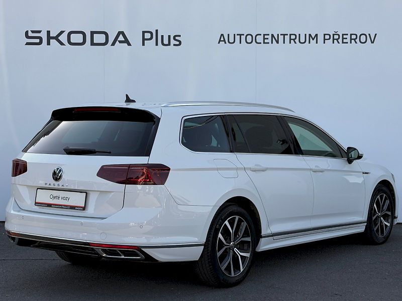 Volkswagen Passat (2021) 2.0 TDI 110kW R-LINE - fotka 2 z 35