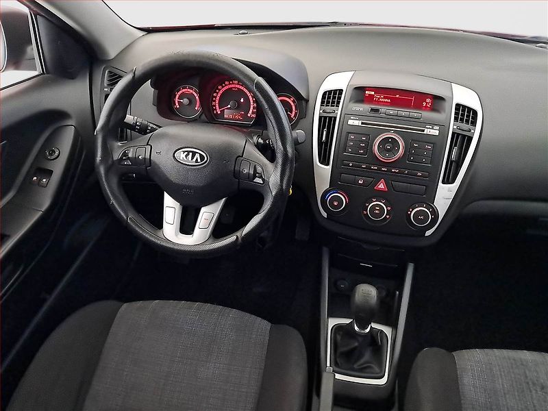Kia Ceed (2011) 1.6 CVVT, po STK, jezdí dobře - fotka 7 z 15