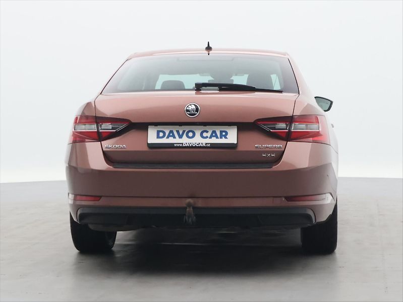Škoda Superb 2,0 TDI 140kW L&K 4x4 CZ - fotka 6 z 46