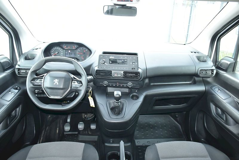 Peugeot Rifter (2022) 1.5 HDI 75kW - fotka 14 z 27