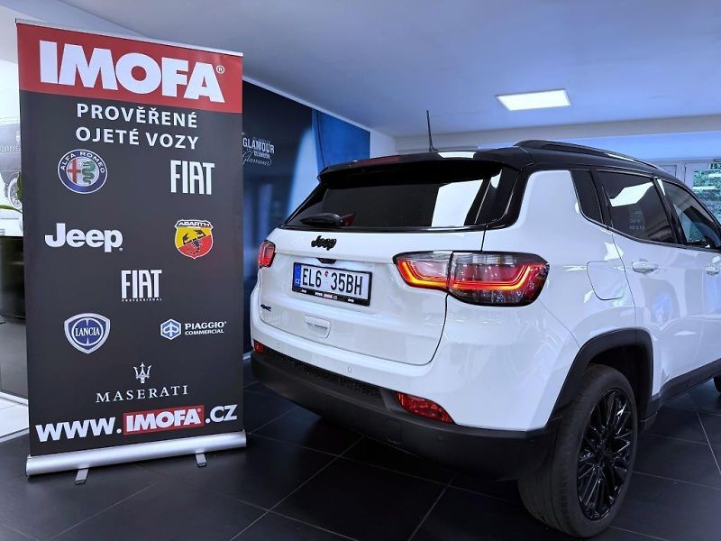 Jeep Compass (2023) 1,3 T PHEV Plug In 240k AT 4xE - fotka 5 z 23