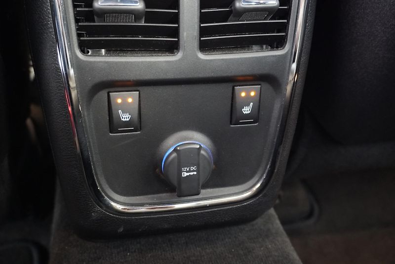 Dodge Charger 6.4 HEMI SRT 8 AUTOMAT - fotka 33 z 39