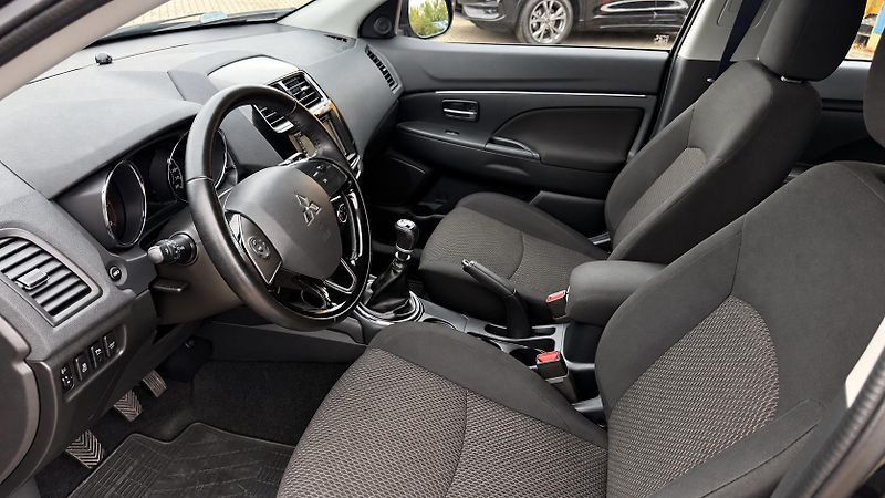 Mitsubishi ASX (2016) 1.6Di-D, ČR,4X4 - fotka 12 z 56
