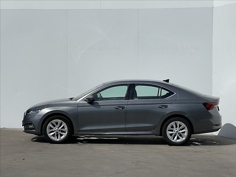 Škoda Octavia 2,0 TDI DSG Style Plus NAVI - fotka 2 z 24