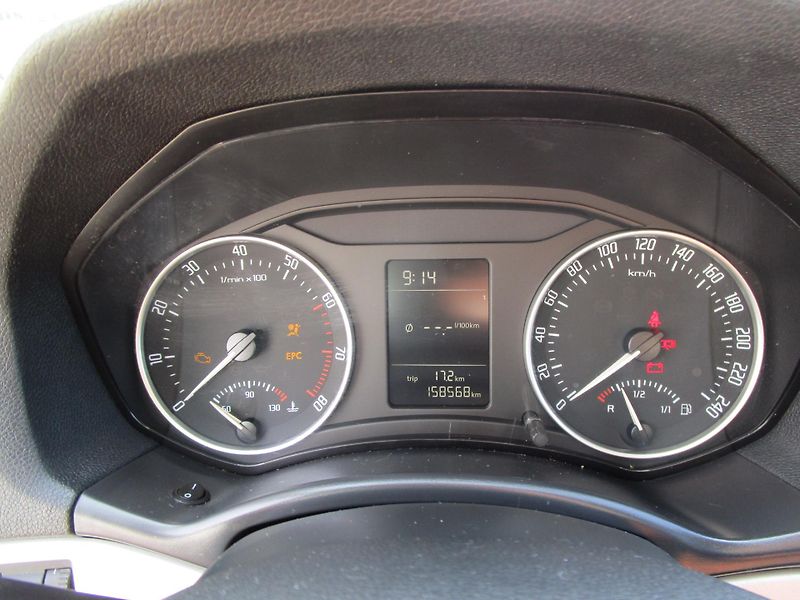 Škoda Octavia 1,2TSI-77KW-KOUPENA V ČR - fotka 11 z 15