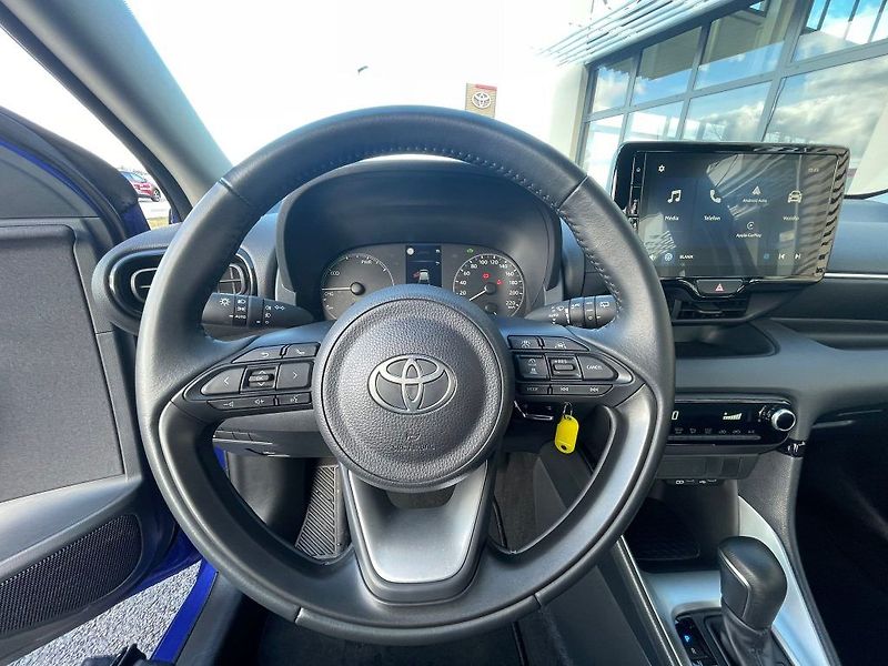 Toyota Yaris 1.5 Hybrid automat 116k Comfor - fotka 25 z 27