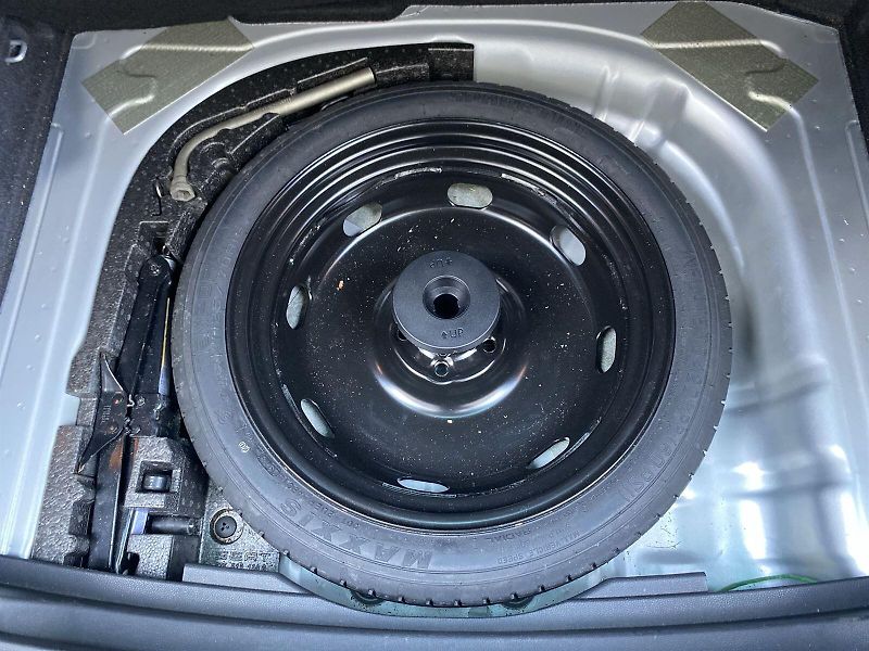 Škoda Karoq (2018) 1.6 TDI DSG Style + - fotka 27 z 32