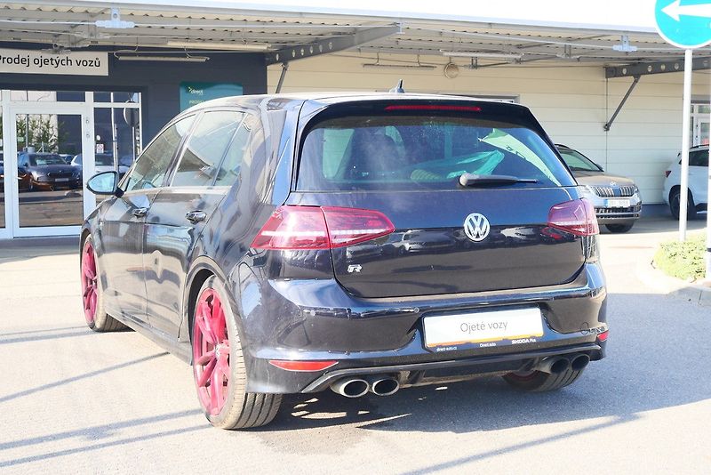 Volkswagen Golf - fotka 4 z 6