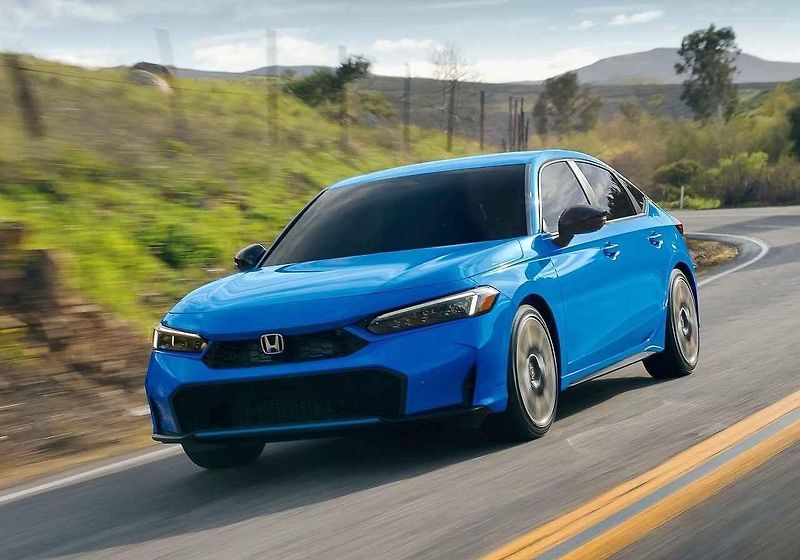 Toyota Corolla sedan s benzinovým motorem - sleva 188 000 Kč