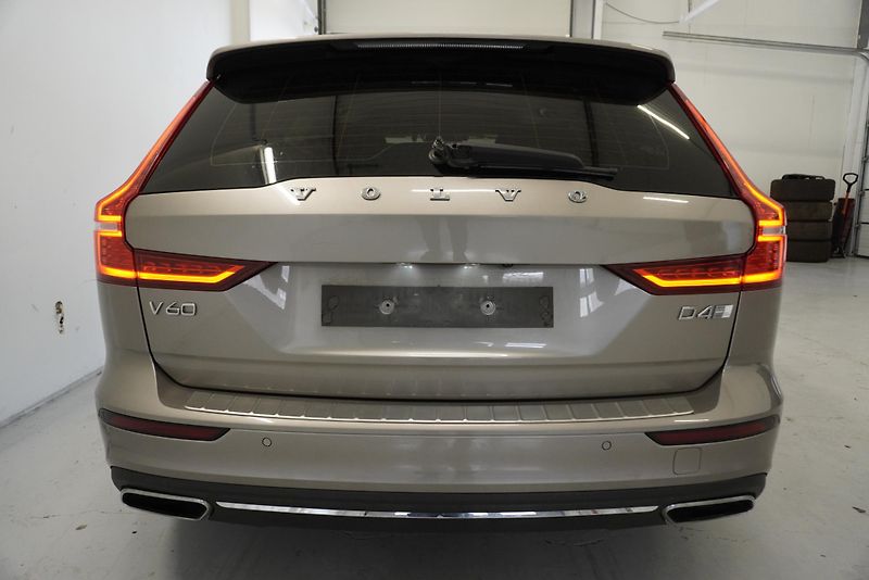 Volvo V60 2,0 D4 POLESTAR INSCRIPTION - fotka 6 z 35
