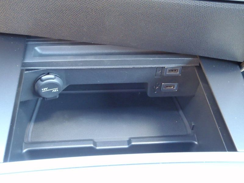 Opel Astra ST Edition Hybrid 1.2 Turbo - fotka 21 z 34