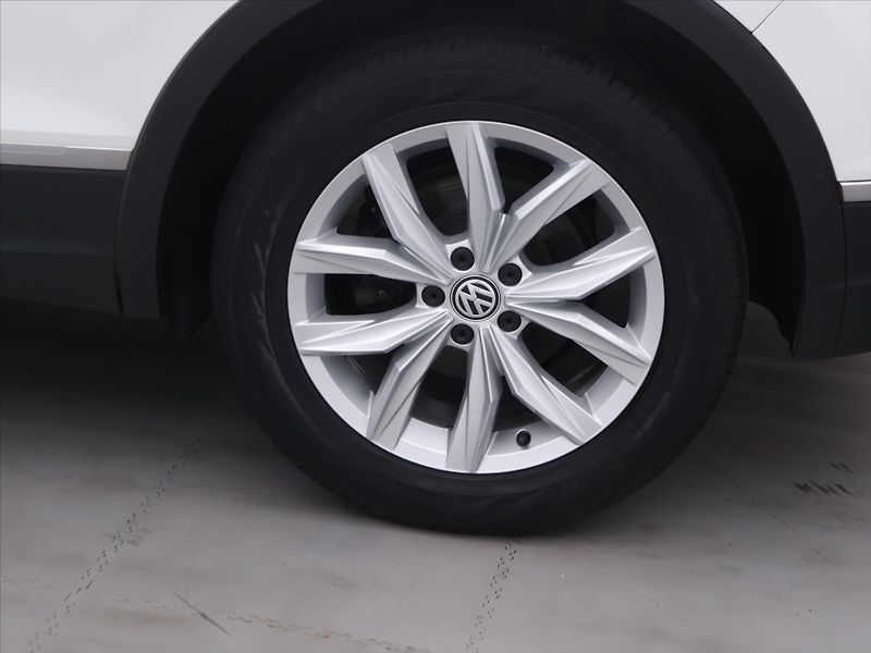 Volkswagen Tiguan 2,0 140KW DSG 4Motion - fotka 22 z 29