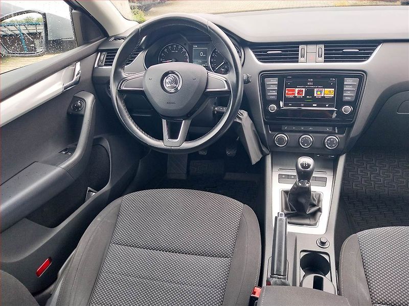 Škoda Octavia (2016) Ambition 1.6 TDI, Tempomat - fotka 7 z 12