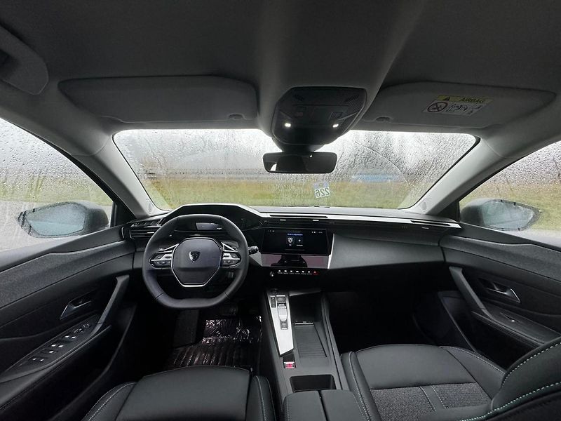 Peugeot 308 SW ALLURE PureTech 130 EAT8 - fotka 13 z 19