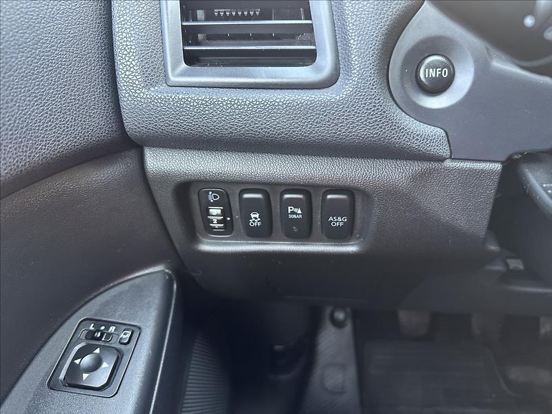 Mitsubishi ASX 1,6 - fotka 20 z 25