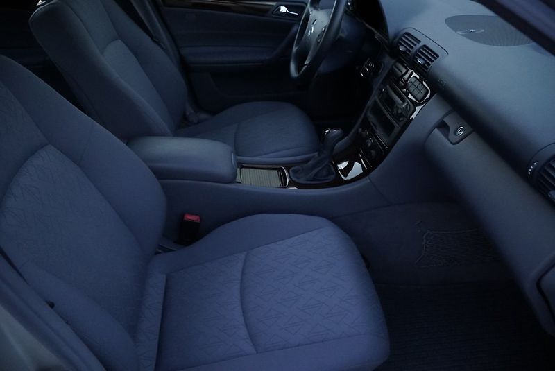 Mercedes-Benz 220 220 CDi ELEGANCE - fotka 18 z 23