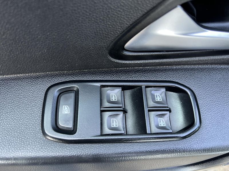 Dacia Duster 1.3TCe 4x4 PŮVOD ČR odp.DPH - fotka 11 z 34