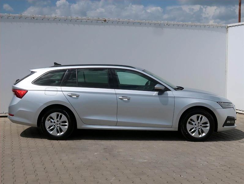 Škoda Octavia (2021) Ambition Plus 2.0 TDI - fotka 6 z 14
