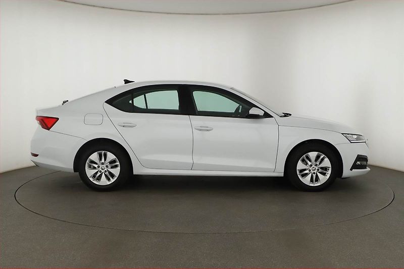 Škoda Octavia (2021) Ambition 2.0 TDI, ČR,1.maj - fotka 6 z 17