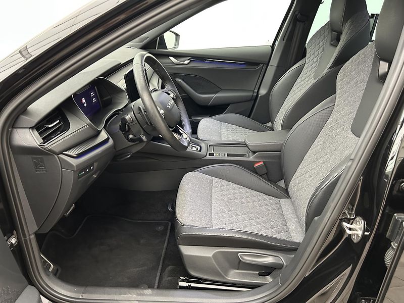 Škoda Octavia 2.0 TDI SportLine - fotka 24 z 32