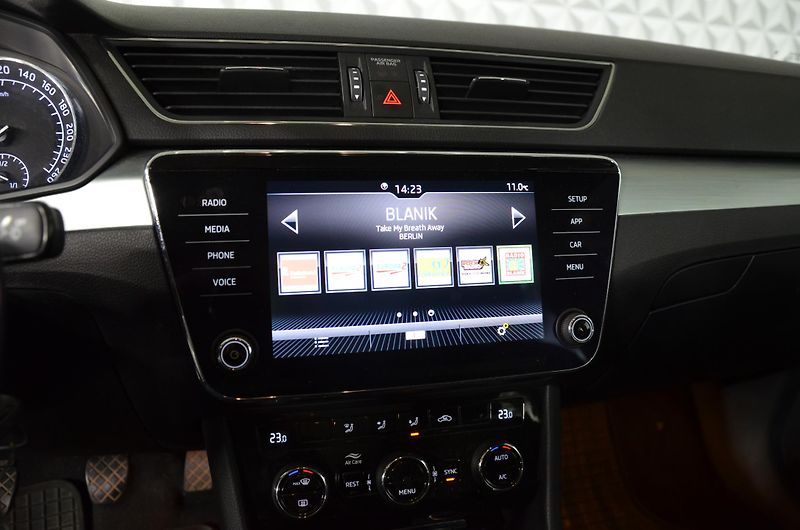 Škoda Superb (2018) 2.0TDi 110kw Ambition - fotka 13 z 18
