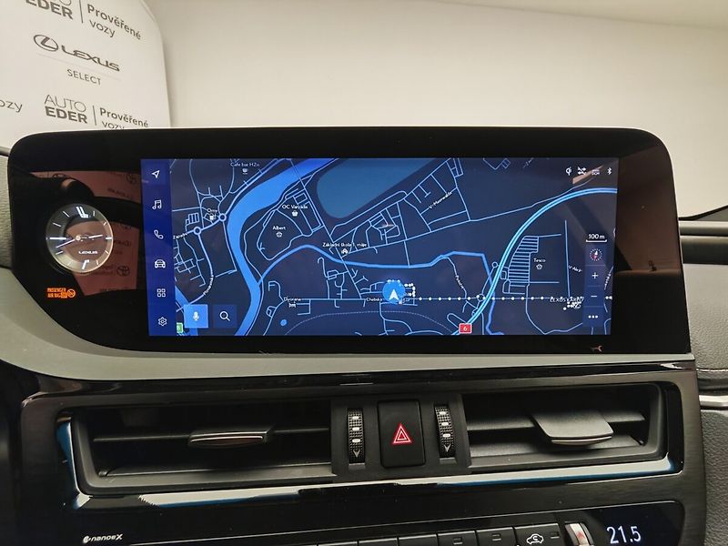 Lexus ES 300h Prestige Plus - fotka 38 z 49