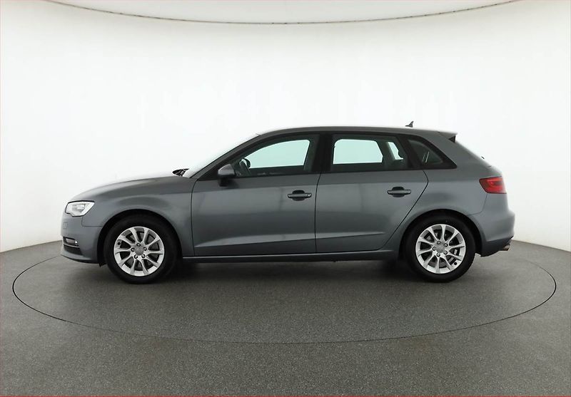 Audi A3 (2015) 1.8 TFSI, 4X4, Automat, Navi - fotka 3 z 18